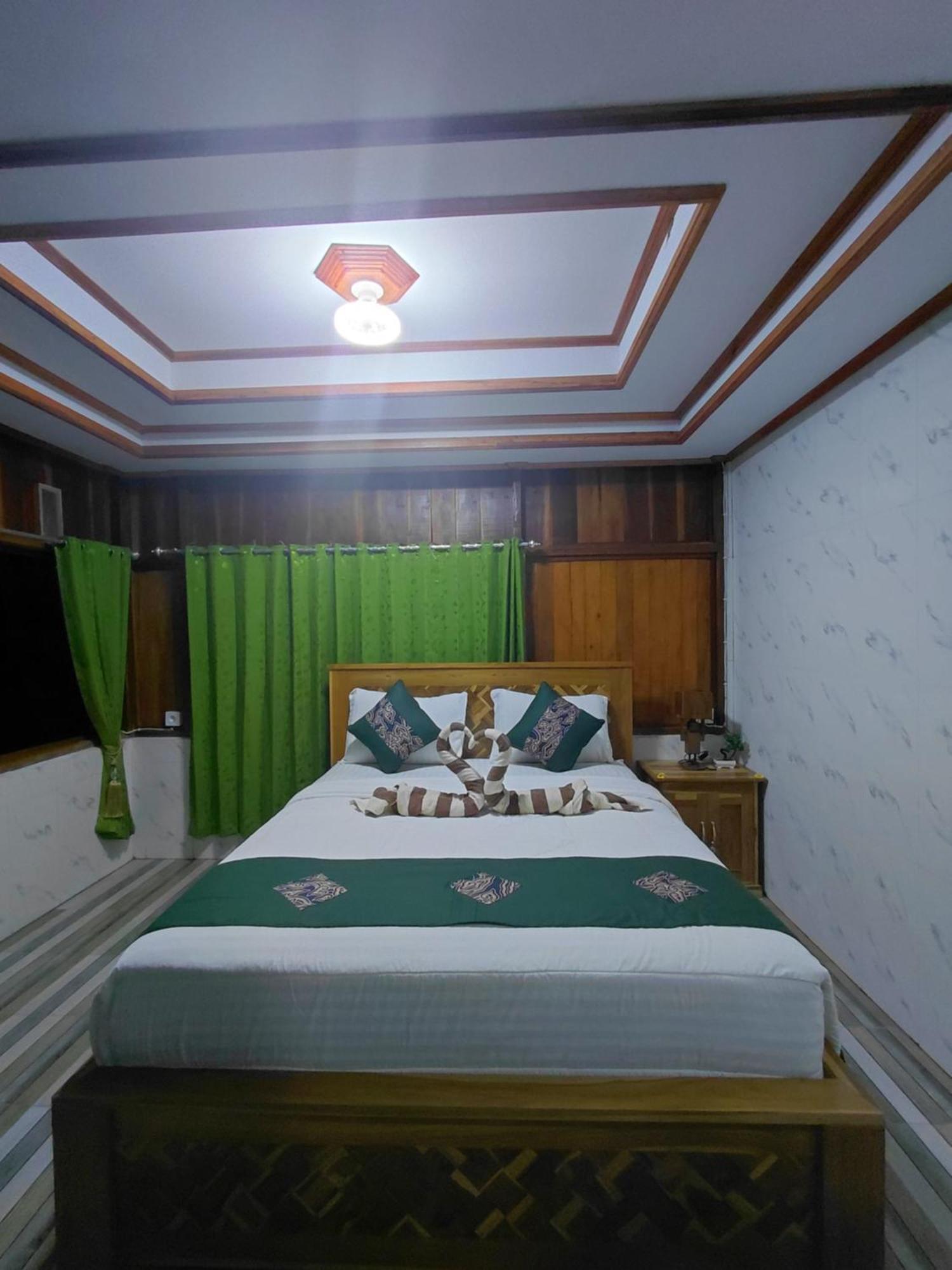 Friendly Homestay Lemukih 싱가라자 외부 사진
